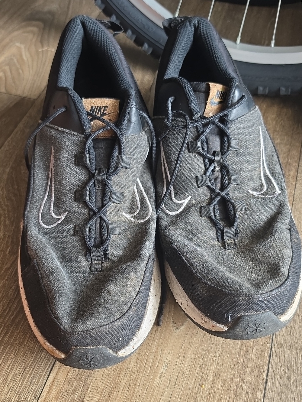Nike Black and White Men's Casual Sneakers